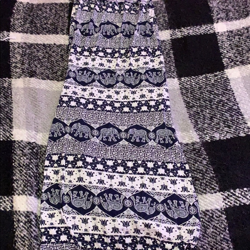 Double slit skirt